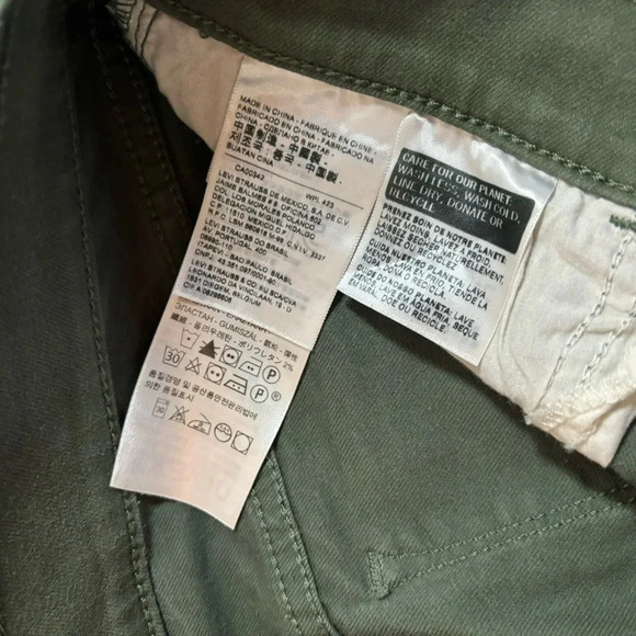 Levi’s 710 Super Skinny Misses Size 32W/30L. Olive,Army Green. Like new. - Picture 5 of 6